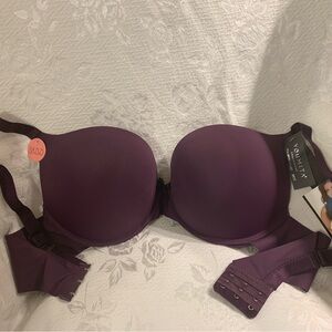 Youmita size 38DD NWT’s bra with underwire and triple hook/eye fasten